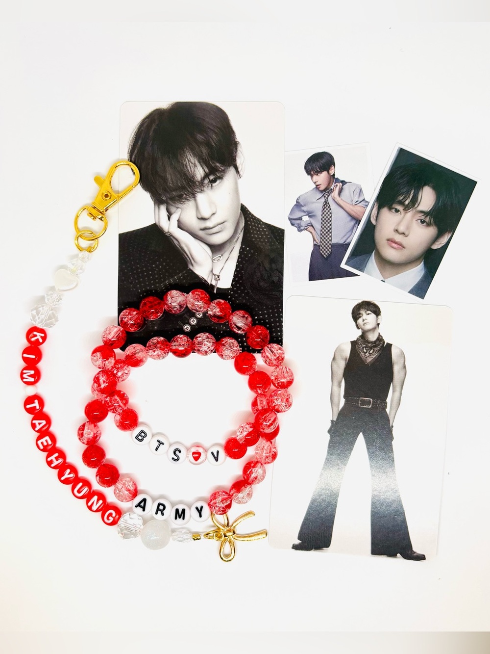 (7pcs) BTS V TAEHYUNG BRACELET KEYCHAIN PHOTOCARD STICKER BUNDLE